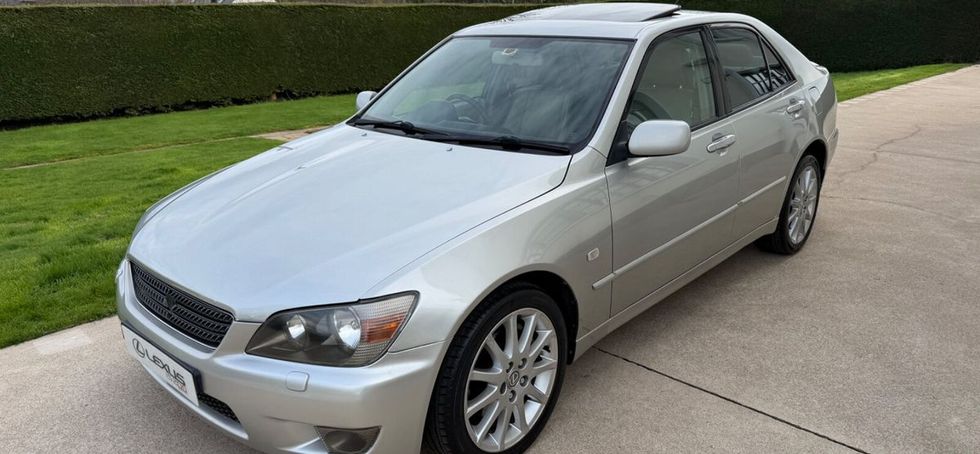 Lexus IS 2004