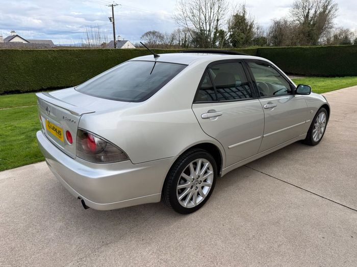 Lexus IS 2004