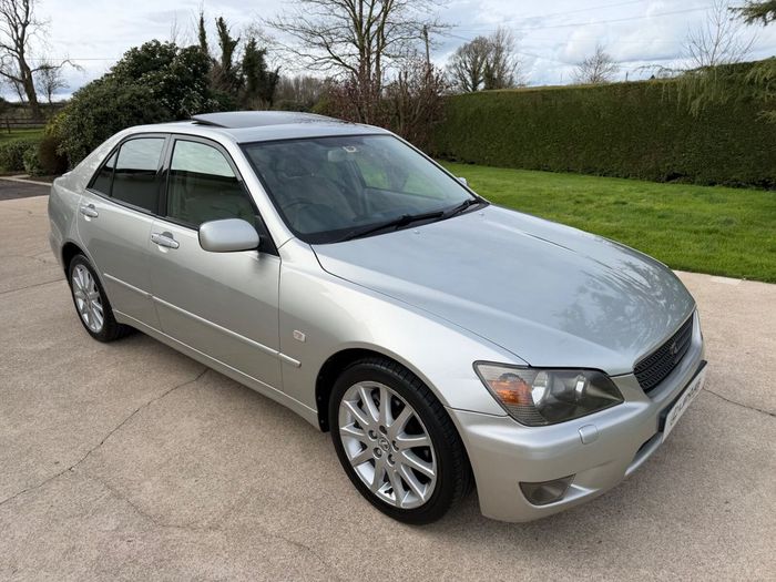 Lexus IS 2004