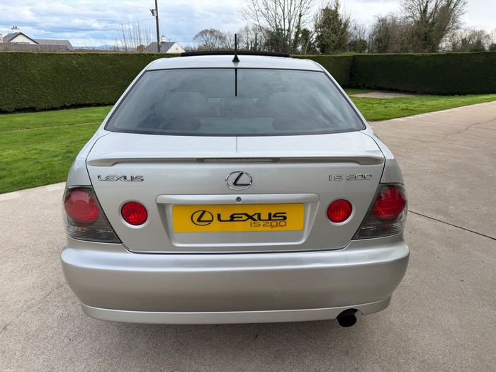 Lexus IS 2004