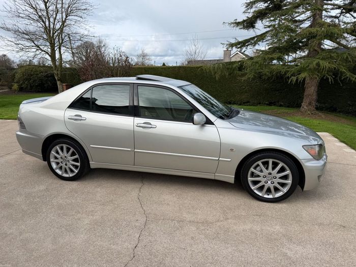 Lexus IS 2004