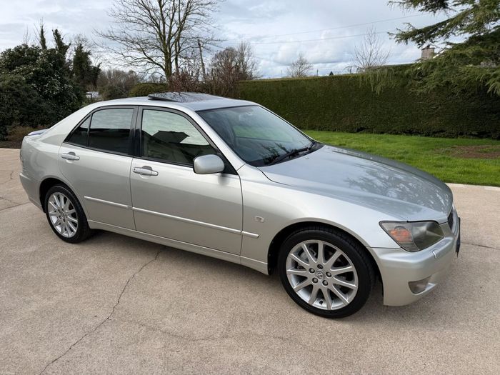 Lexus IS 2004