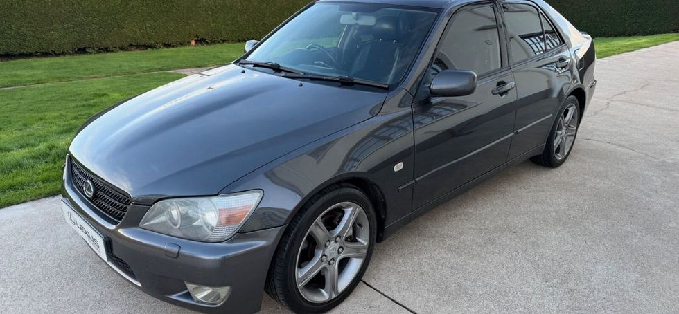 Lexus IS 2004