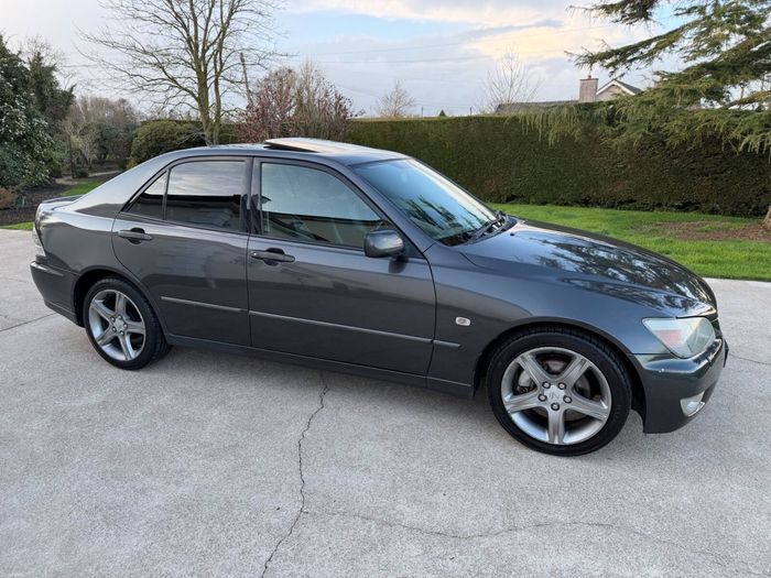 Lexus IS 2004