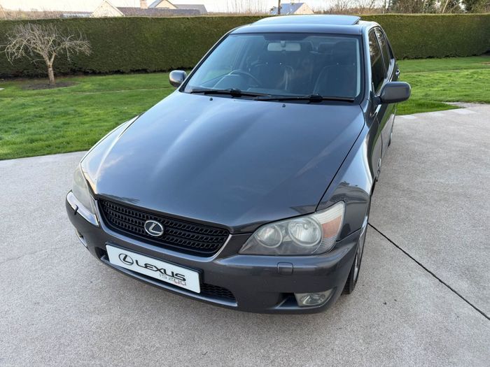 Lexus IS 2004