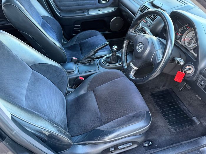 Lexus IS 2004