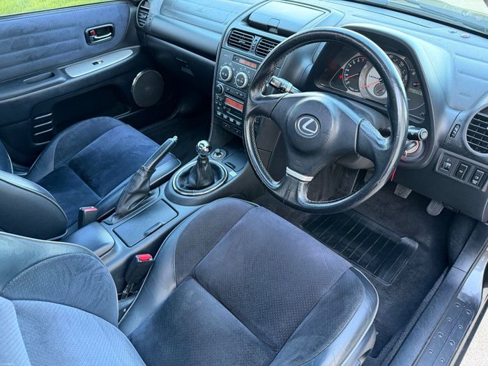 Lexus IS 2004