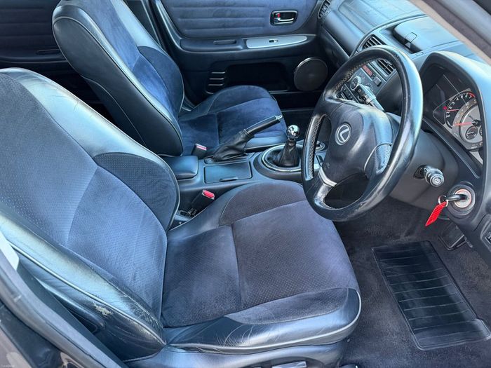 Lexus IS 2004
