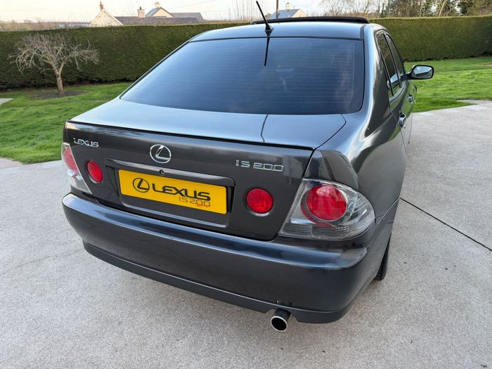 Lexus IS 2004