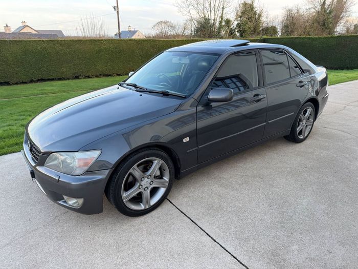 Lexus IS 2004
