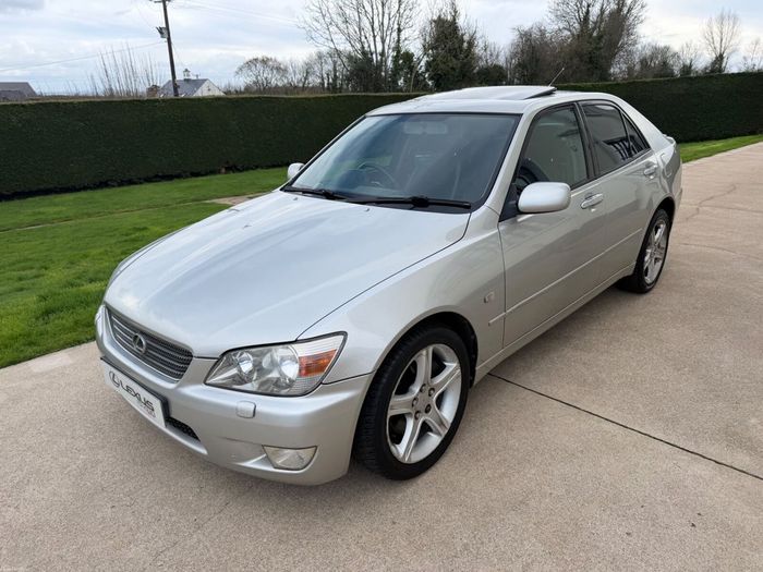 Lexus IS 2005