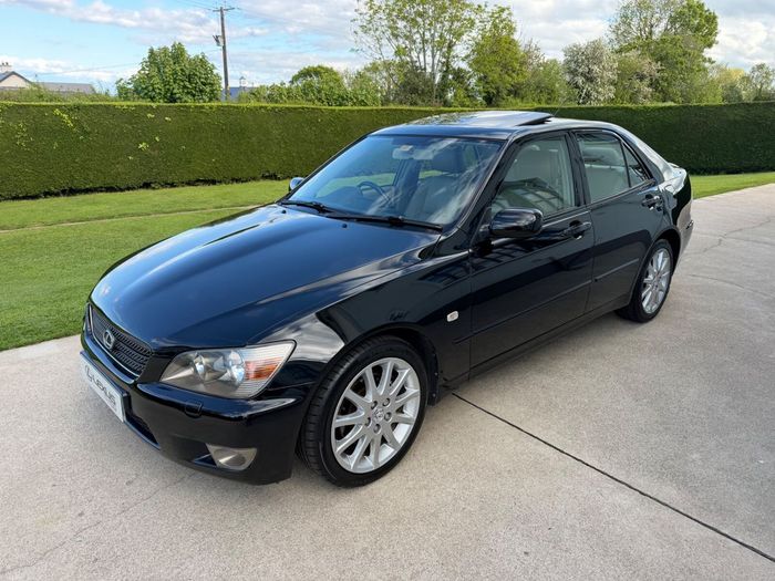 Lexus IS 2005