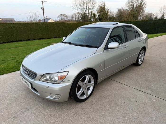 Lexus IS 2005