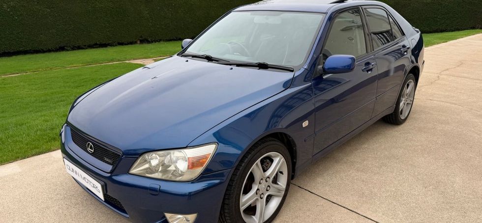 Lexus IS 2004
