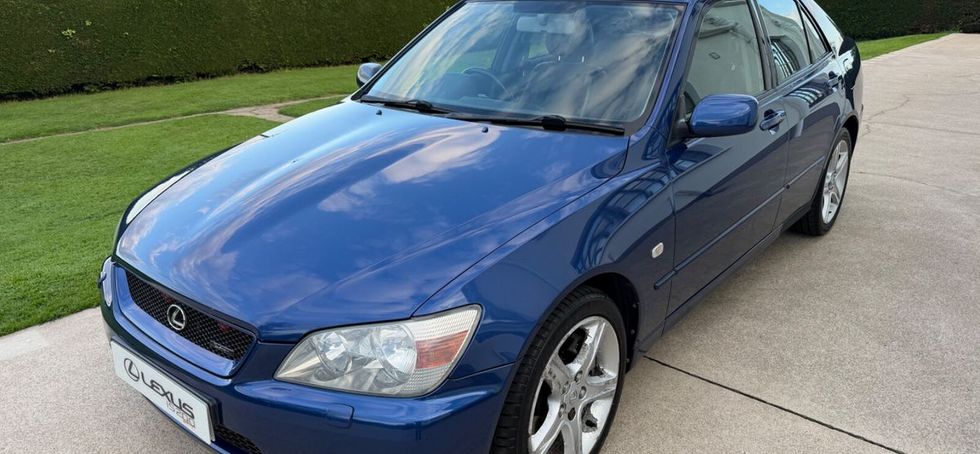 Lexus IS 2003