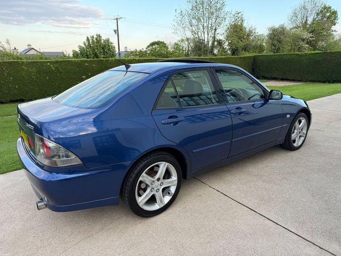 Lexus IS 2003