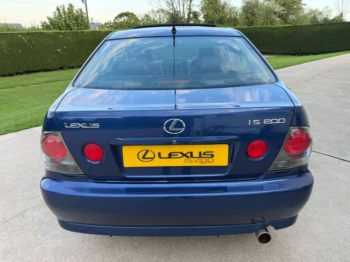 Lexus IS 2003