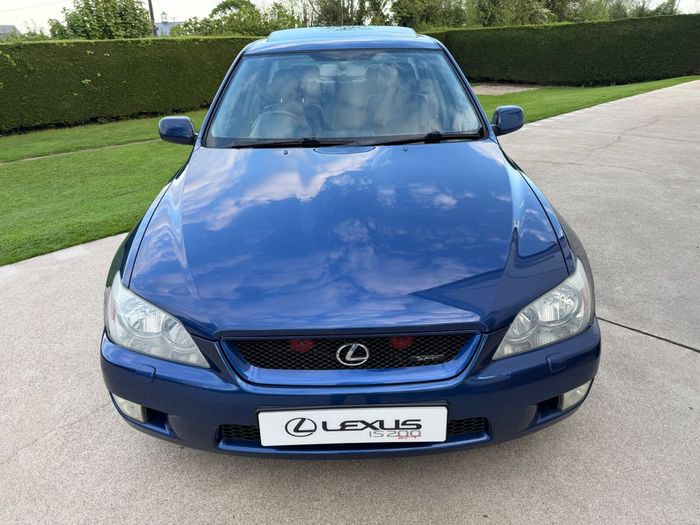 Lexus IS 2003