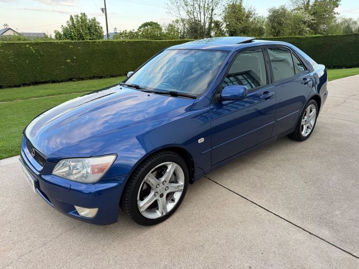 Lexus IS 2003