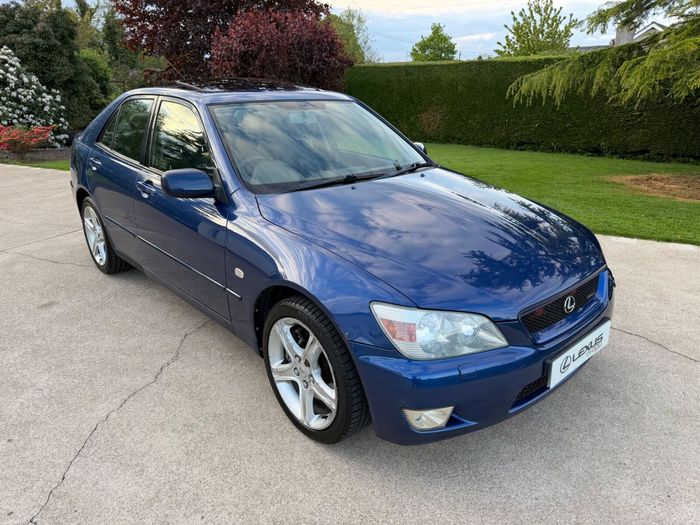 Lexus IS 2003