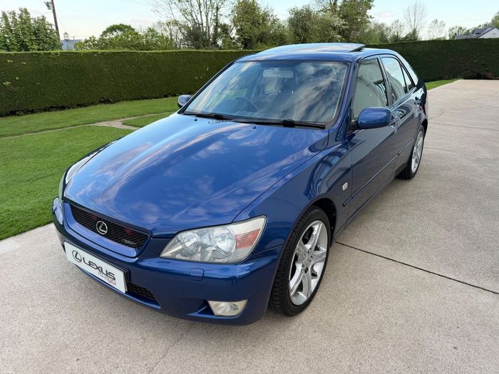 Lexus IS 2003