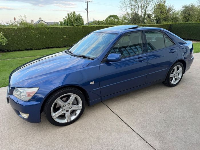 Lexus IS 2003