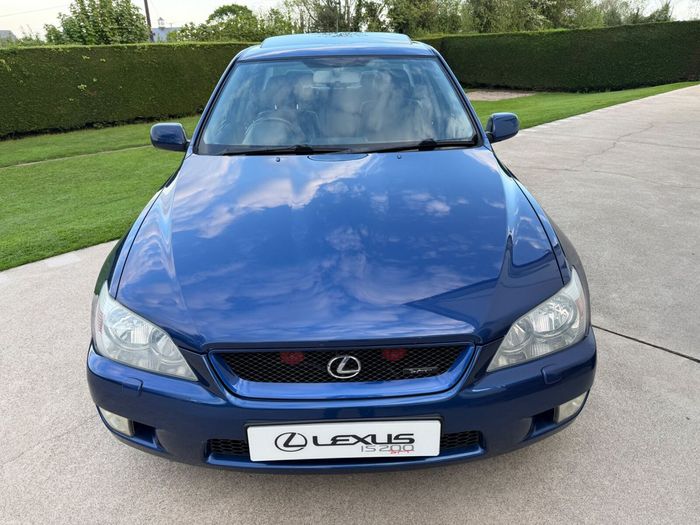 Lexus IS 2003
