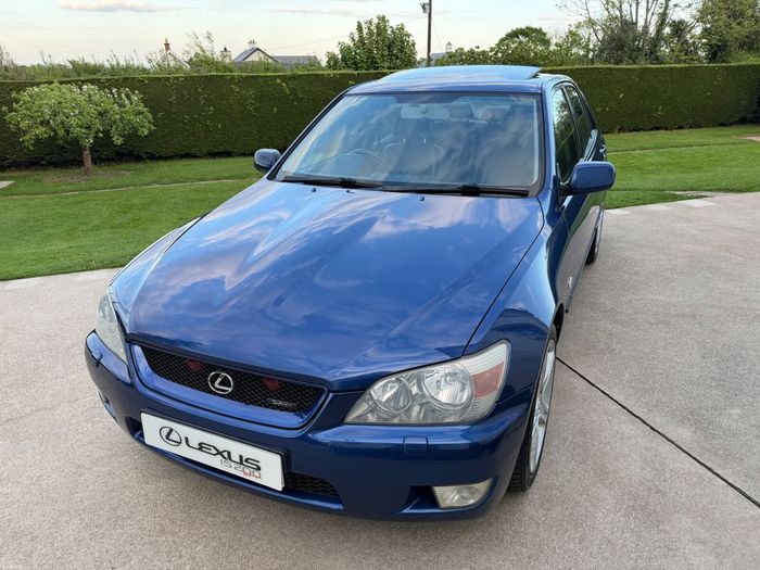 Lexus IS 2003