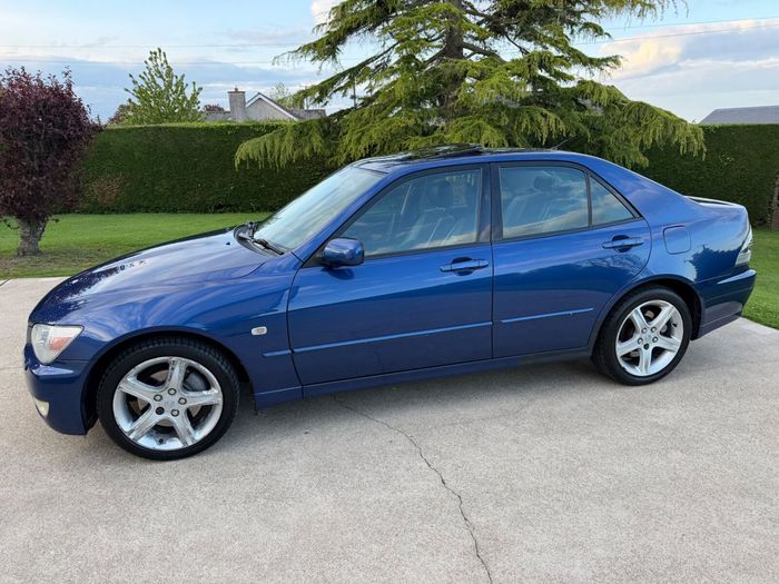 Lexus IS 2003