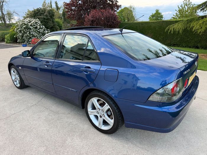 Lexus IS 2003