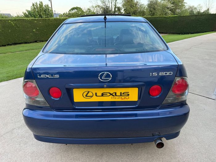 Lexus IS 2003