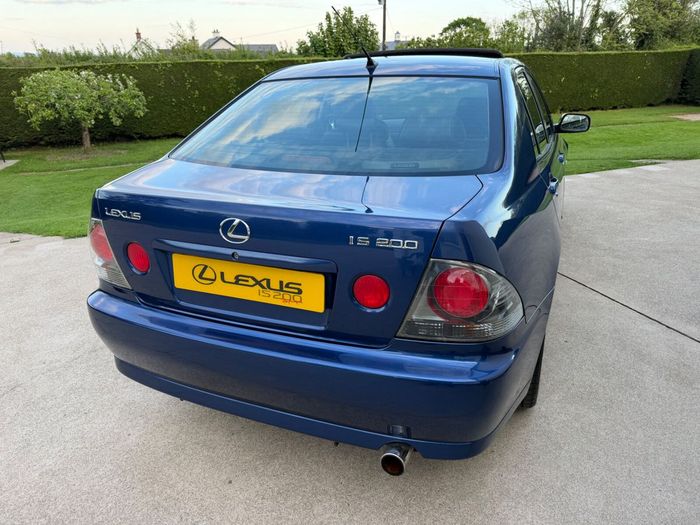 Lexus IS 2003