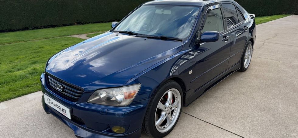 Lexus IS 2004