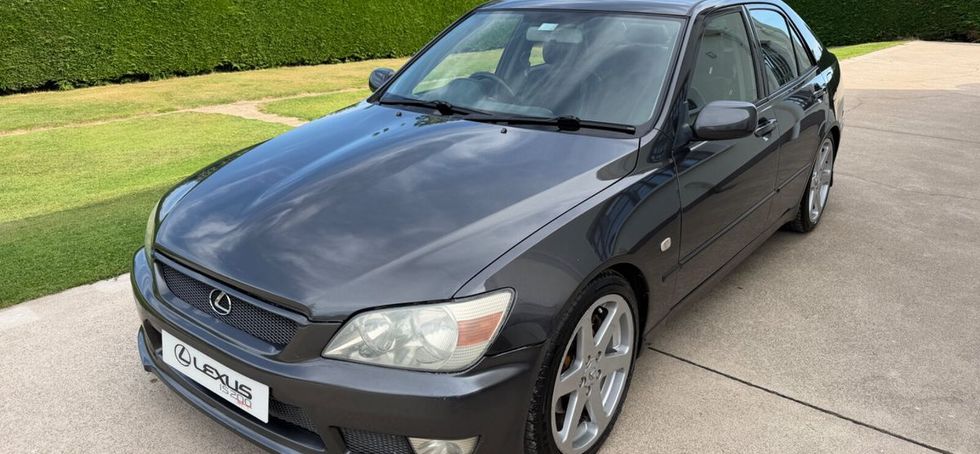 Lexus IS 2003