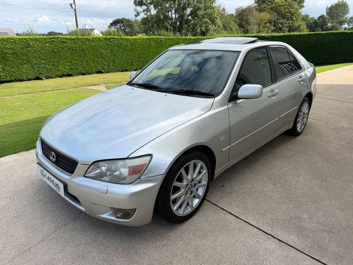 Lexus IS 2005
