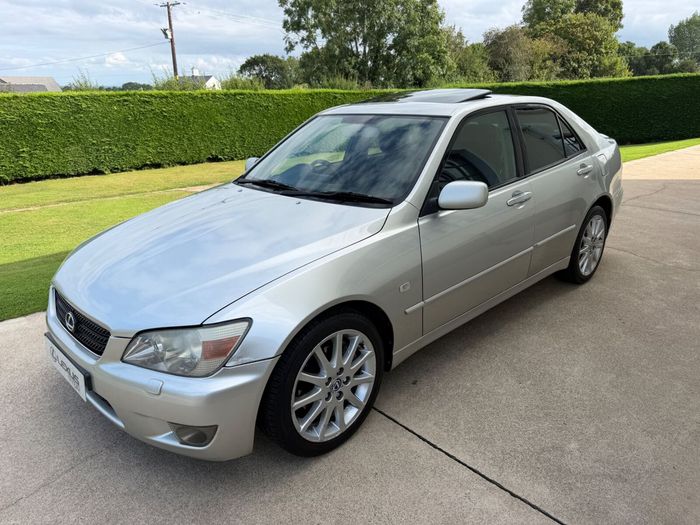 Lexus IS 2005
