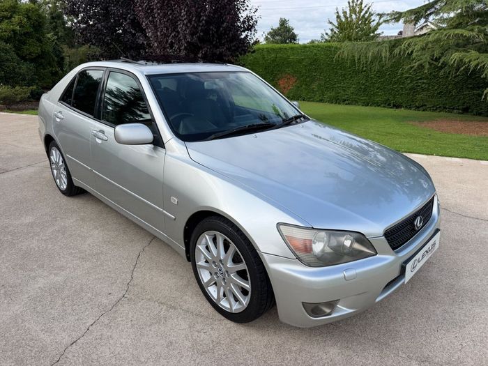 Lexus IS 2005