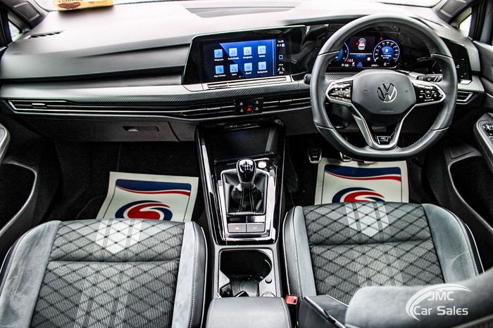 Volkswagen Golf 2024