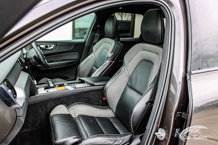 Volvo XC60 2022