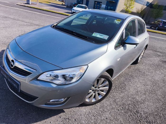 Opel Astra 2012