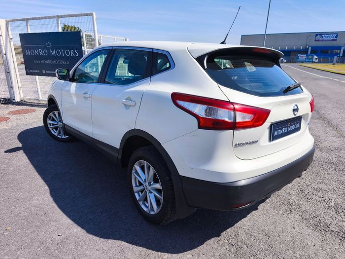 Nissan QASHQAI 2015