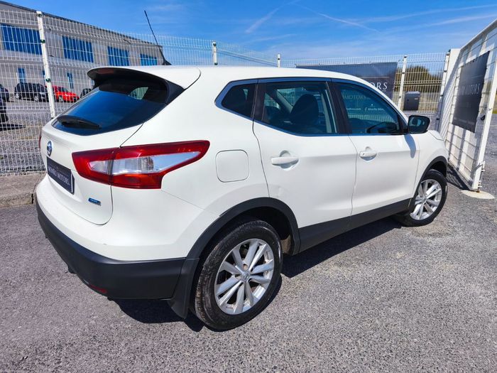 Nissan QASHQAI 2015