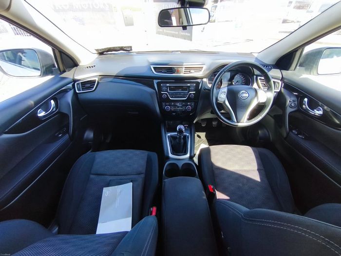 Nissan QASHQAI 2015