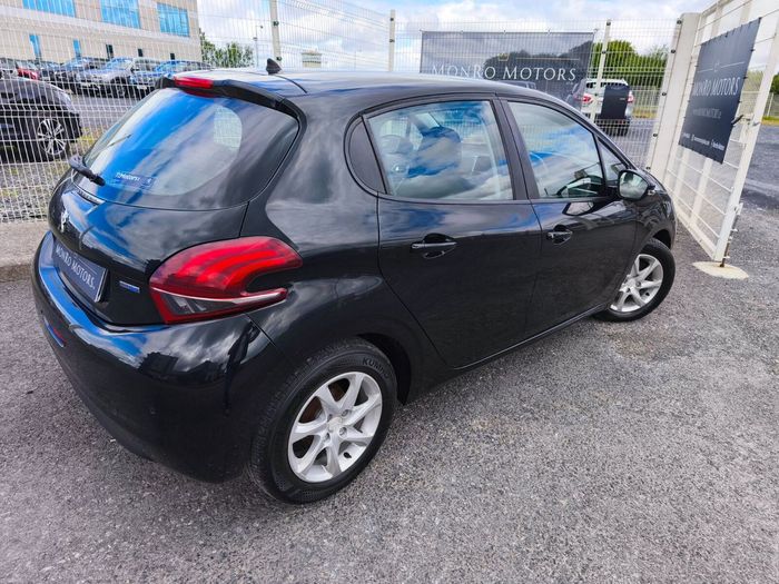 Peugeot 208 2016