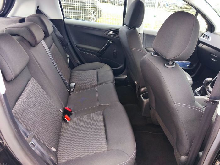 Peugeot 208 2016