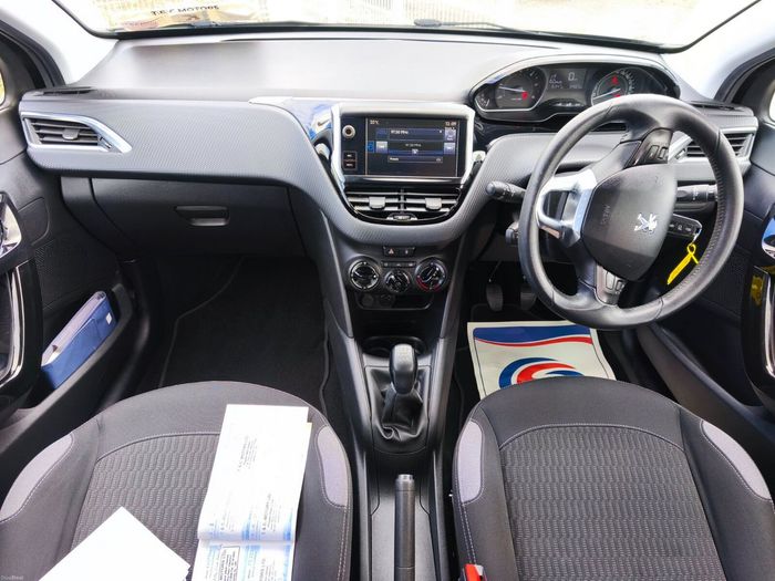 Peugeot 208 2016