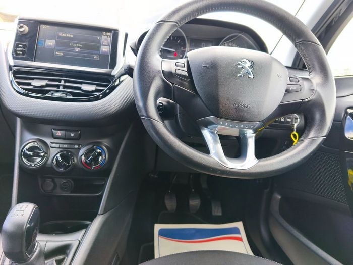 Peugeot 208 2016