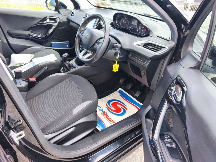 Peugeot 208 2016