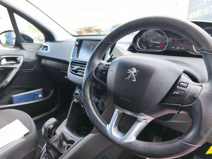 Peugeot 208 2016