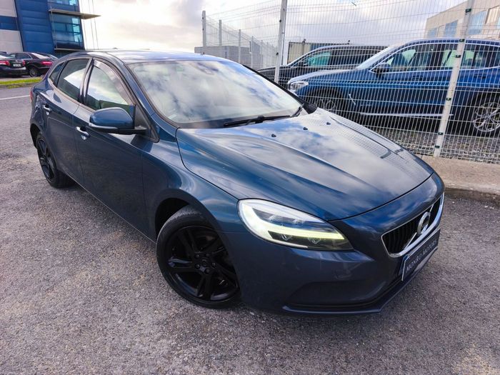 Volvo V40 2018